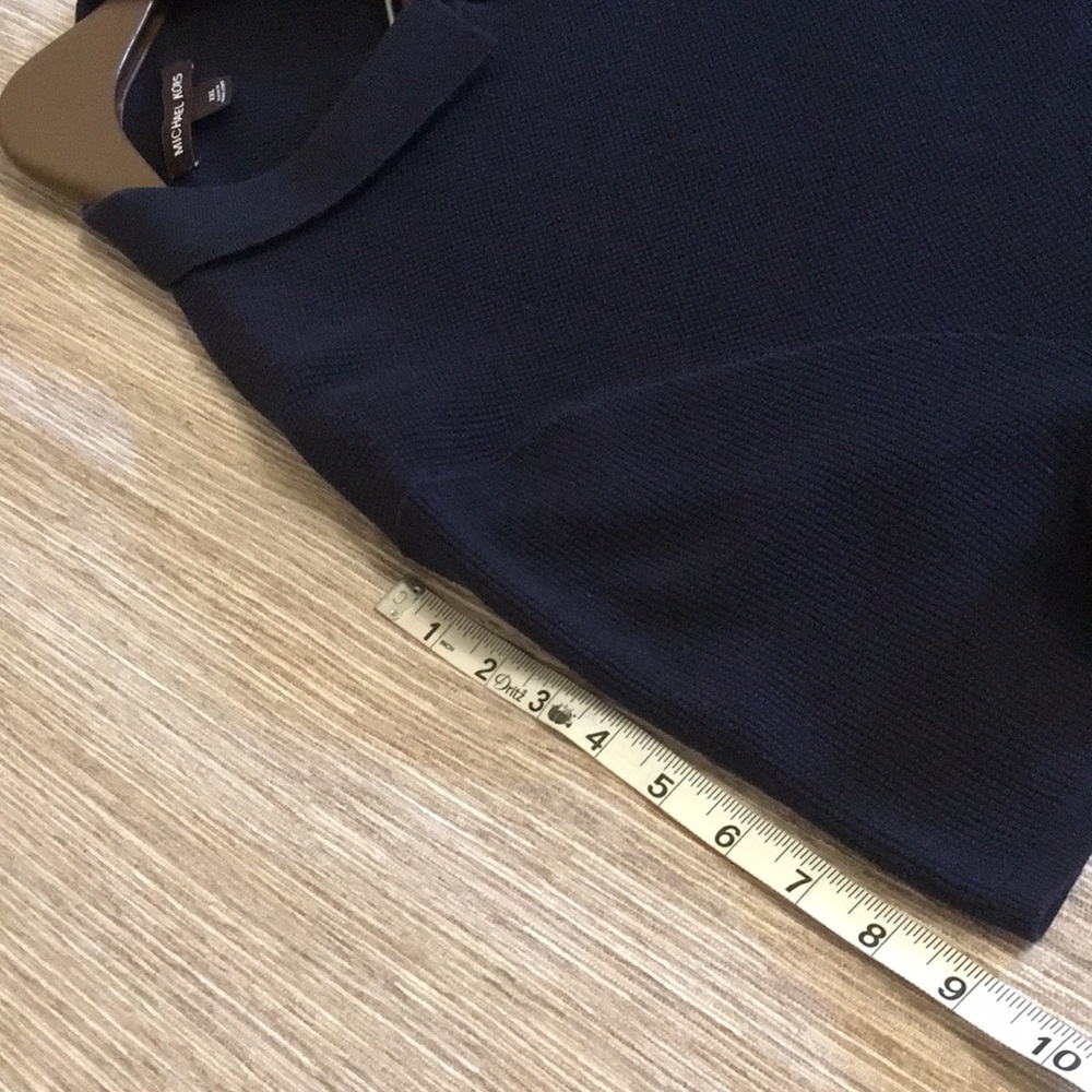 Men t- sweater. - Picture 10 of 11